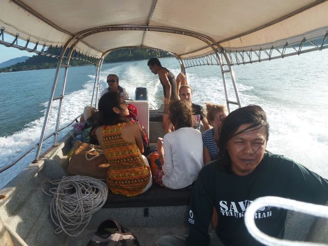 Ein Freund von Man lädt uns zu einer Bootstour nach Pangkor ein.